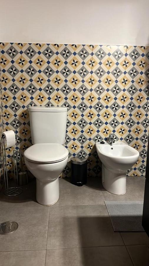Apartamento Turistico R. Gonzalez Abreu Севилья Экстерьер фото