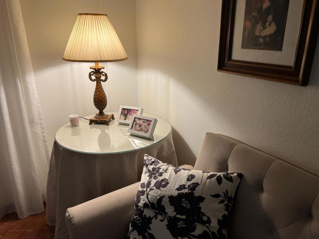 Apartamento Turistico R. Gonzalez Abreu Севилья Экстерьер фото