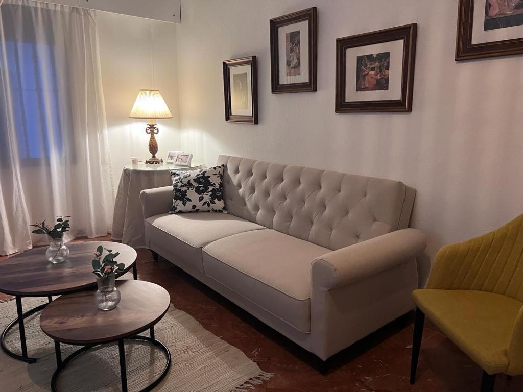 Apartamento Turistico R. Gonzalez Abreu Севилья Экстерьер фото